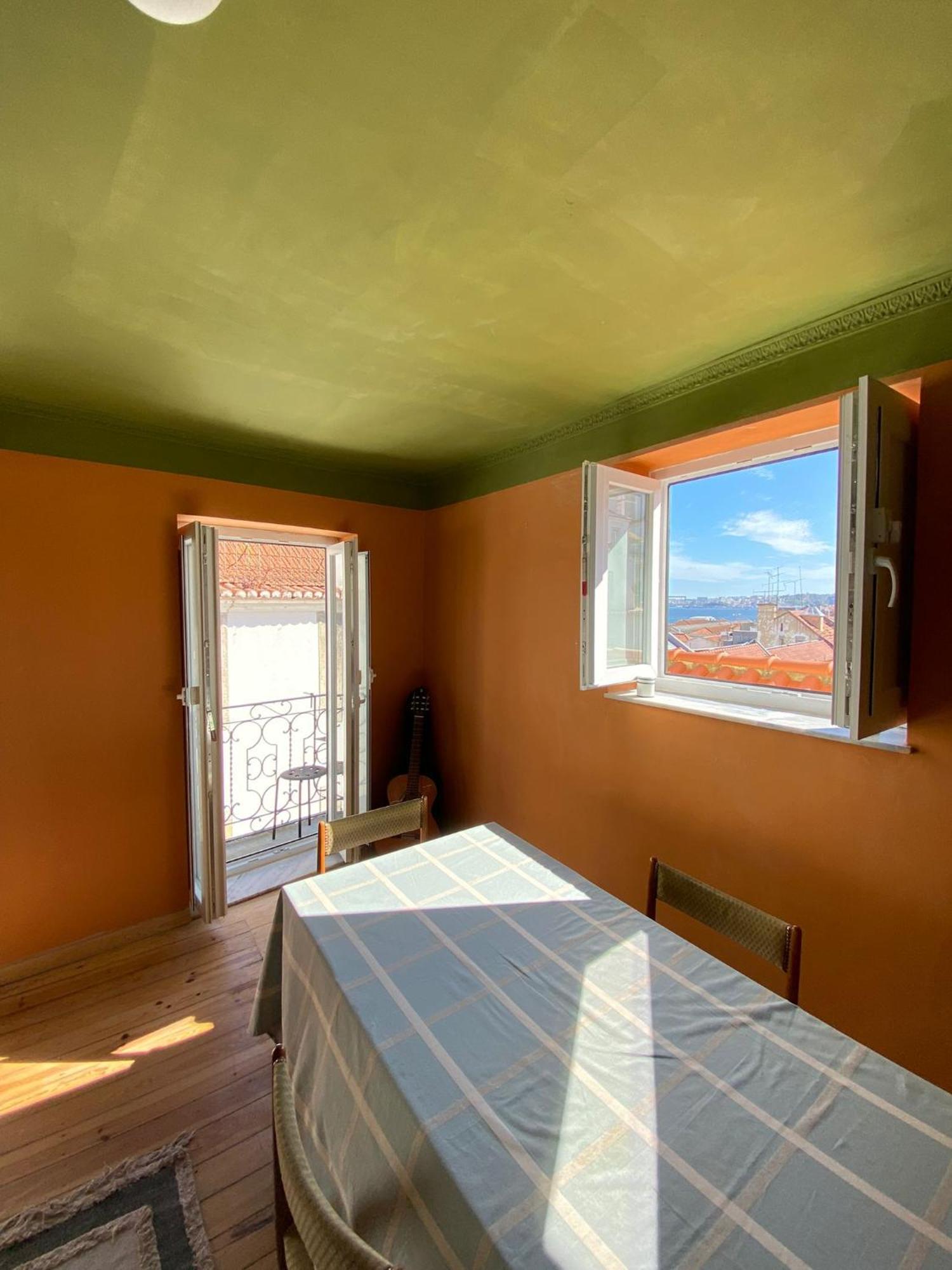 Apartment Duplex 4to Piso Em Alfama Lisbon