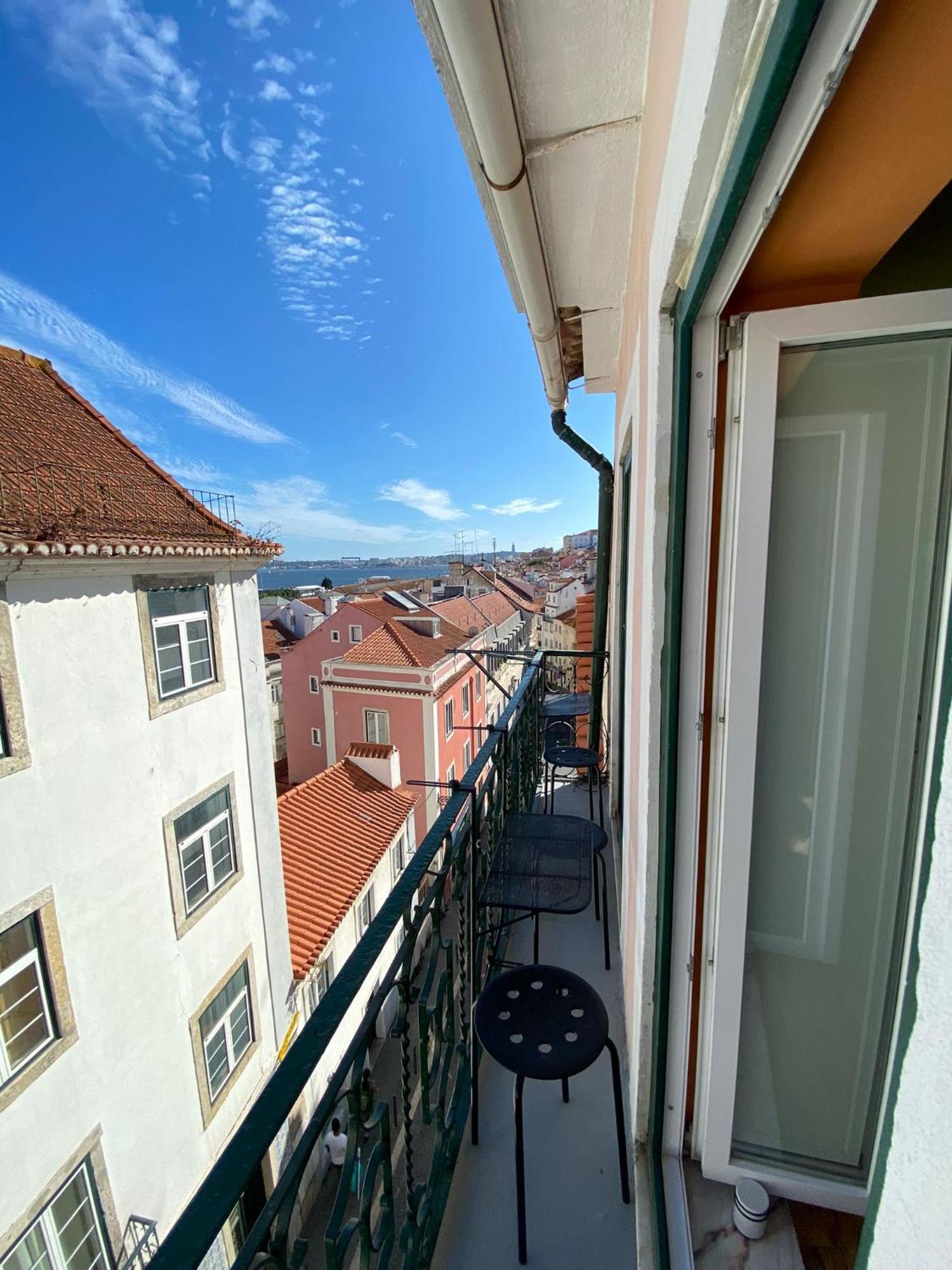 Apartment Duplex 4to Piso Em Alfama
