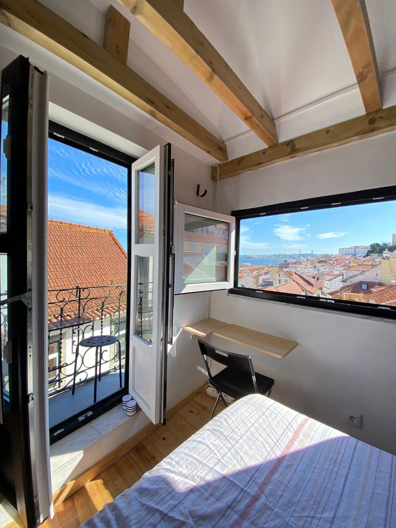 Duplex 4to Piso Em Alfama * Lisbon